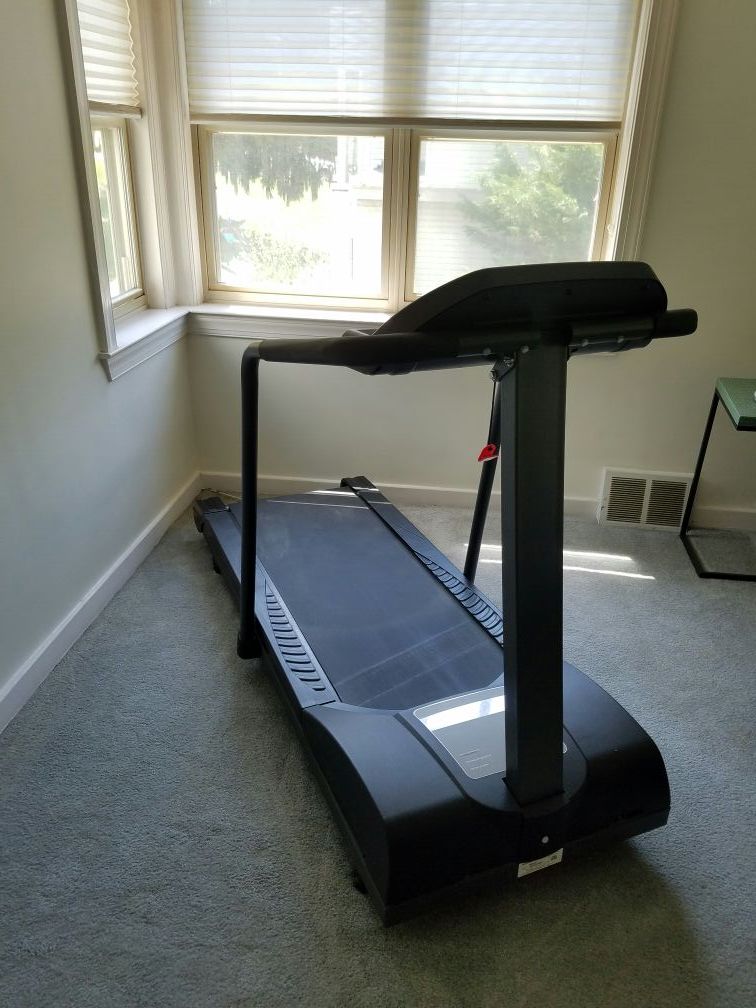 Treadmill Schwinn 820p