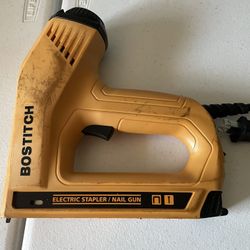 Bostitch 3/8-in Corded Electric Staple Gun w/ Staples