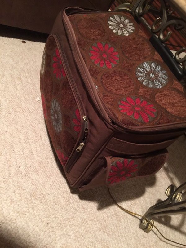 CRAFT OR SEWING MACHINE ROLLING BAG. NEW