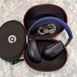Beats Studio Pro Excellent With Hard And Soft Cases
