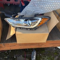 2017-2018 Hyundai Elantra Driver Side Headlight NEW
