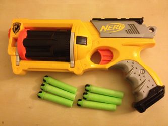 NERF gun with all 6 bullets