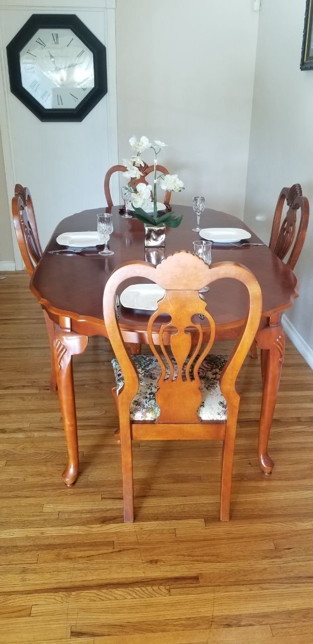Redwood Dining set with chairs and extention table to add two