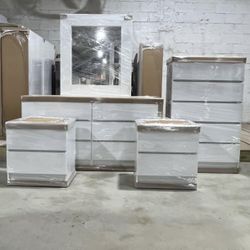 Dresser Whit Mirror , Chest And 2 Nightstands - Cómoda Con Espejo , Gavetero Y 2 Mesitas De Noche 
