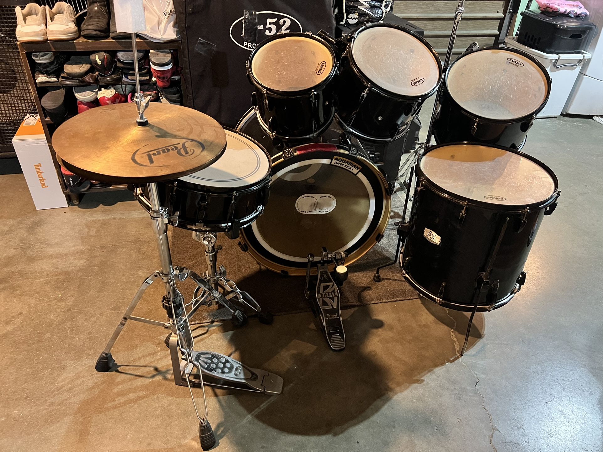 Pearl Drums Set