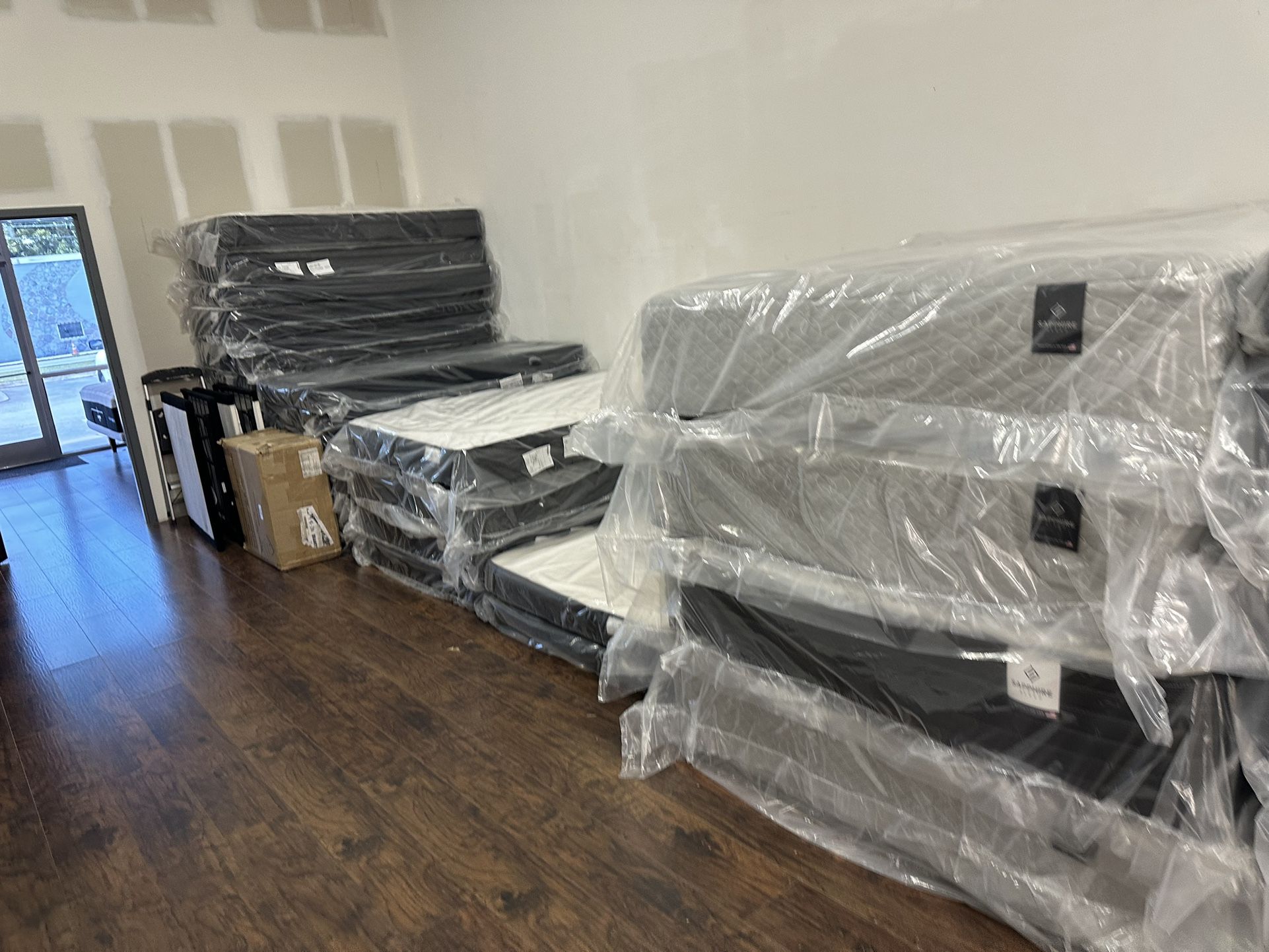 Get a Brand New Mattress Today at Ridiculously Low Prices! Furniture