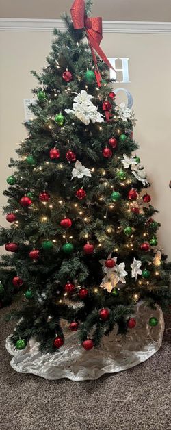 7.5 Ft Artificial Christmas Tree with Lights & Decorations – Excellent Condition