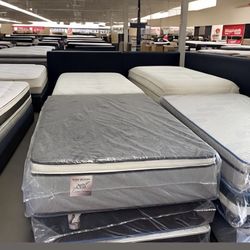 Full Size Mattress 14 Inches Thick Pillow Top Also Available in Twin, Queen, King. Same Day Delivery 🚚 New From Factory With its Plastic