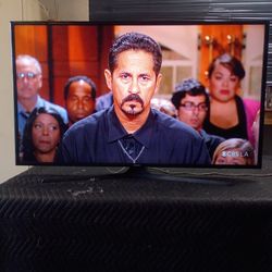 55 Inch Samsung Smart 4k Beautiful Tv Comes With Remote Control Shows Great Quality Clear Picture Works Perfect Guaranteed 