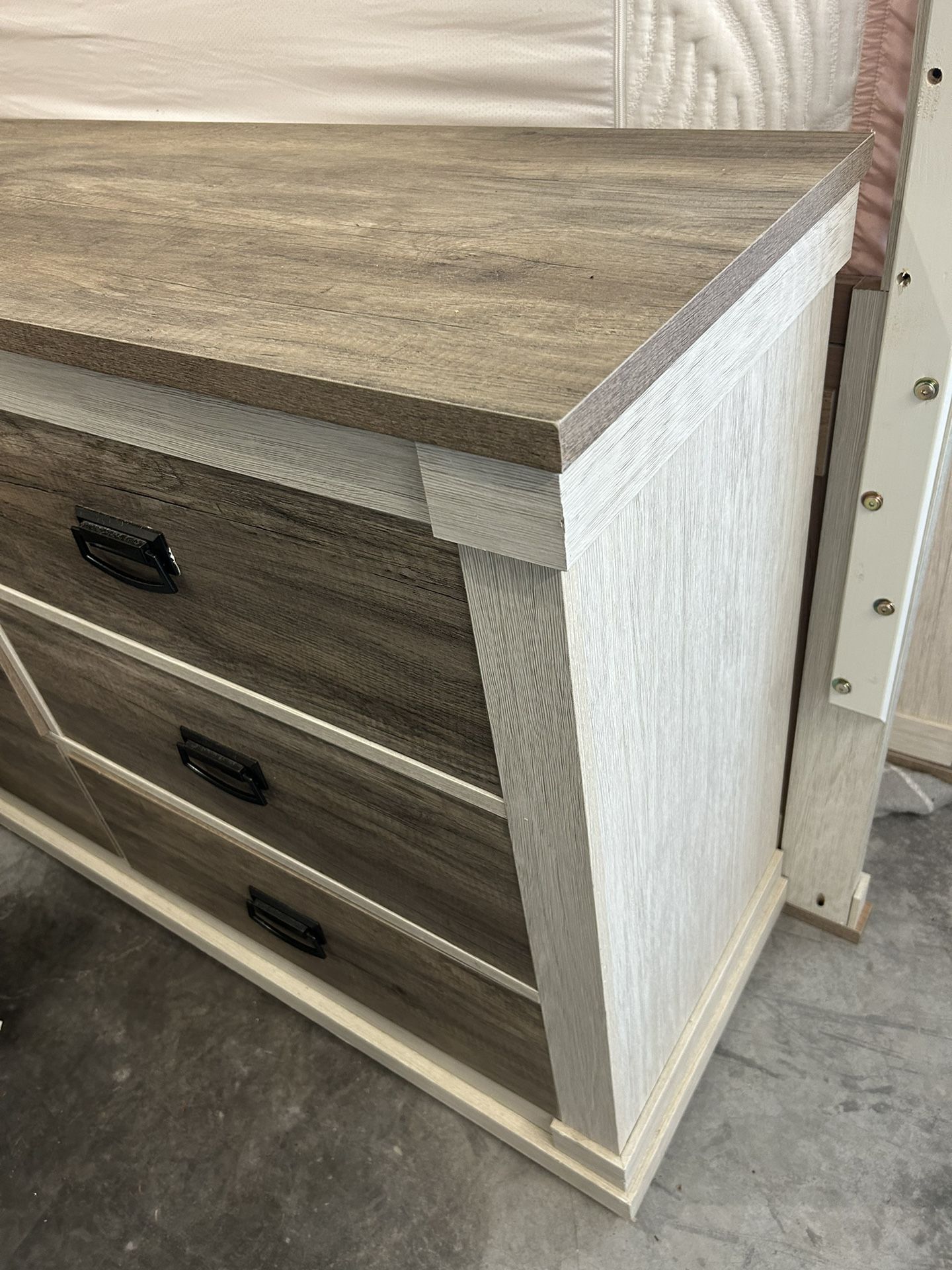 Selling my almost new bedroom set for Sale in Los Banos, CA OfferUp