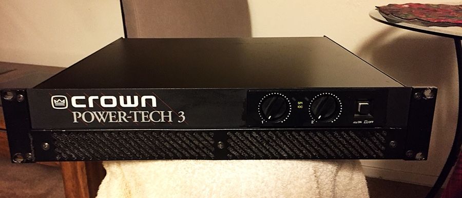 Crown power tech 3 amp used in excellent condition
