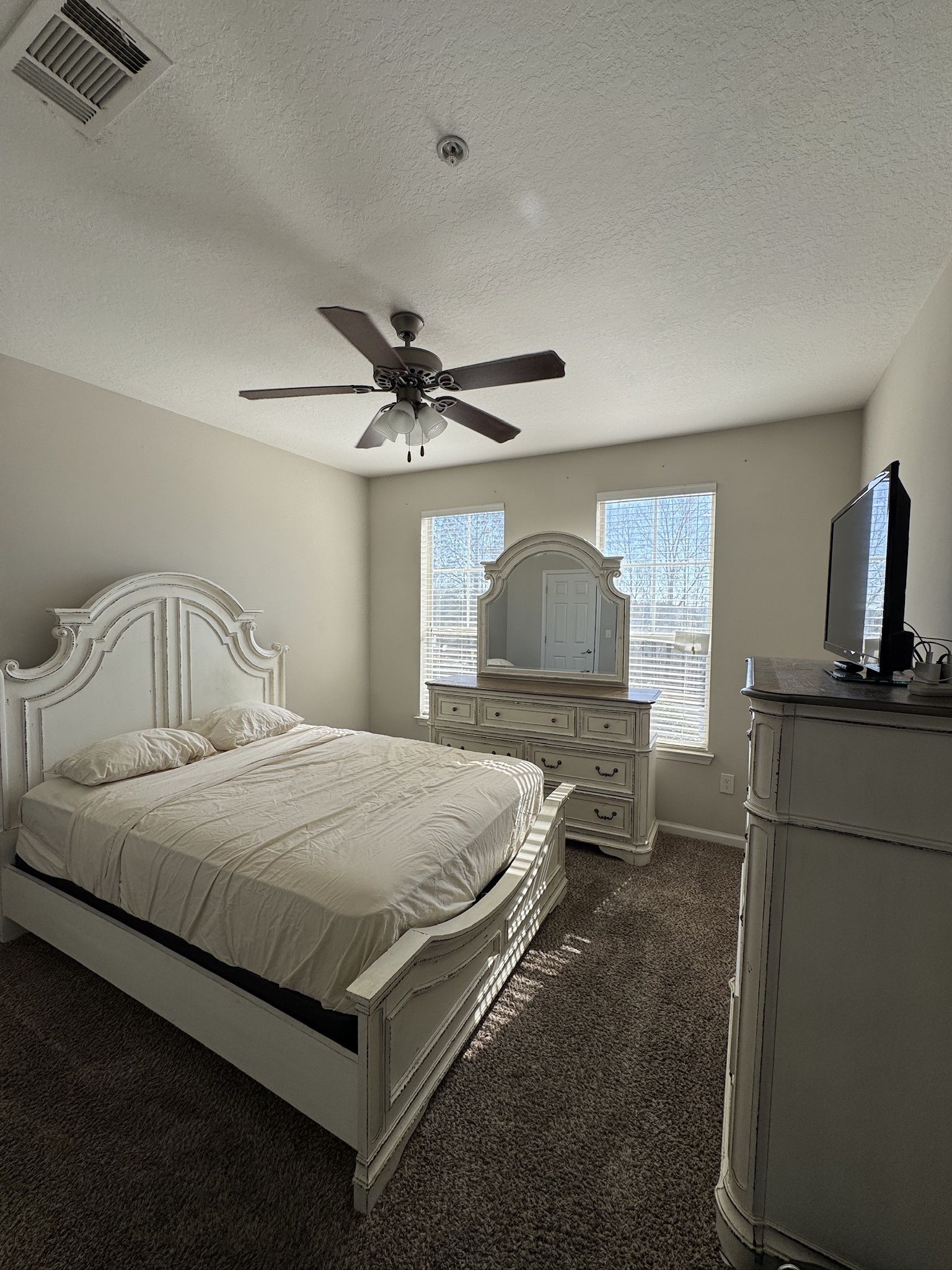 Liberty Furniture Queen Bedroom Set