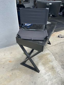 2 stadium chairs