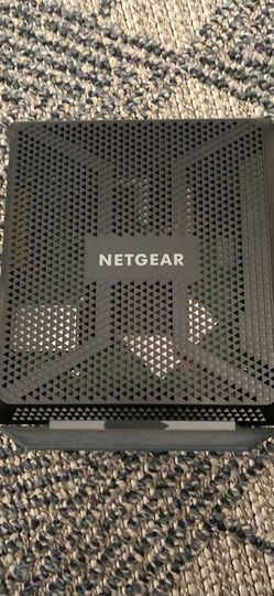 Netgear Nighthawk AC 1900 WIFI CABLE MODEM ROUTER