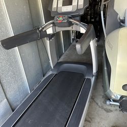 LIFE FITNESS 95T TREADMILLS IN GOOD WORKING CONDITION!!