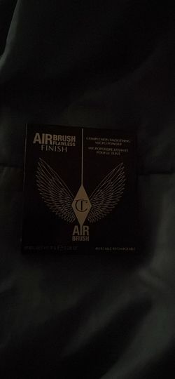Charlotte Tilbury Airbrush flawless finish