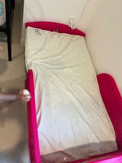 Toddler bed