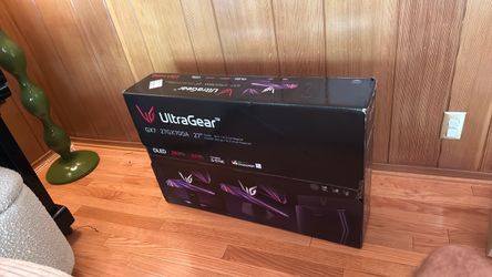 LG UltraGear 27" OLED Gaming Monitor GX7