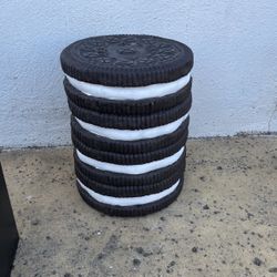 Oreo Stand