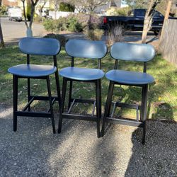 3. barstool excellent condition