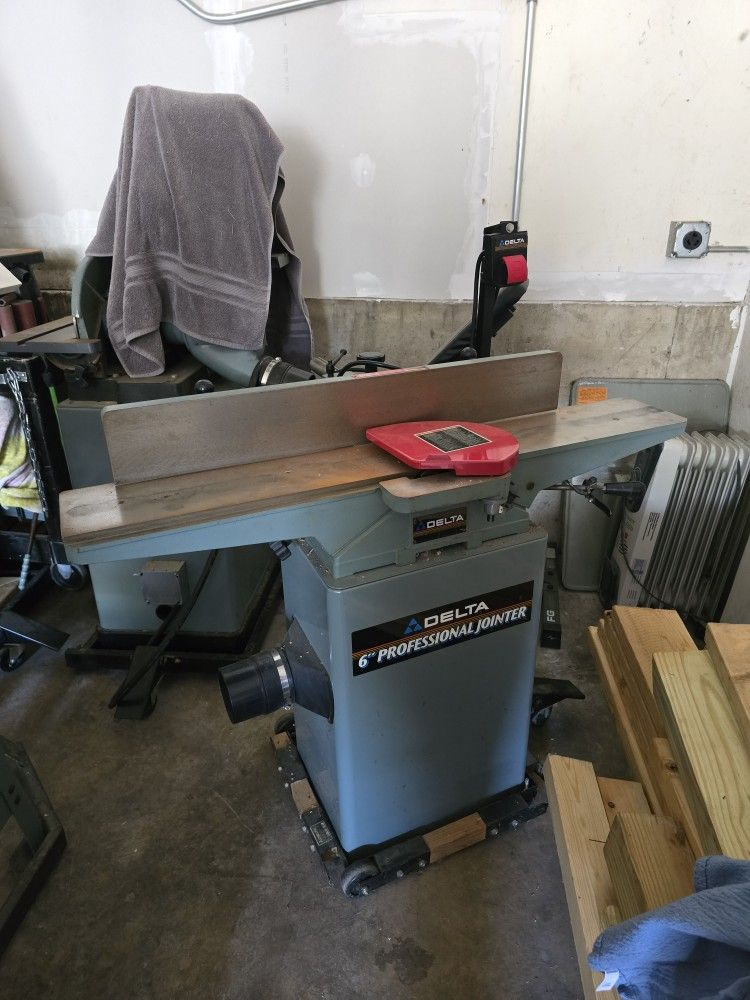 Delta 6" Professional Jointer 37-196C with Tool Cart