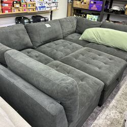 Thomasville Tisdale Modular Sectional 6-piece Dark Gray with Storage Ottoman