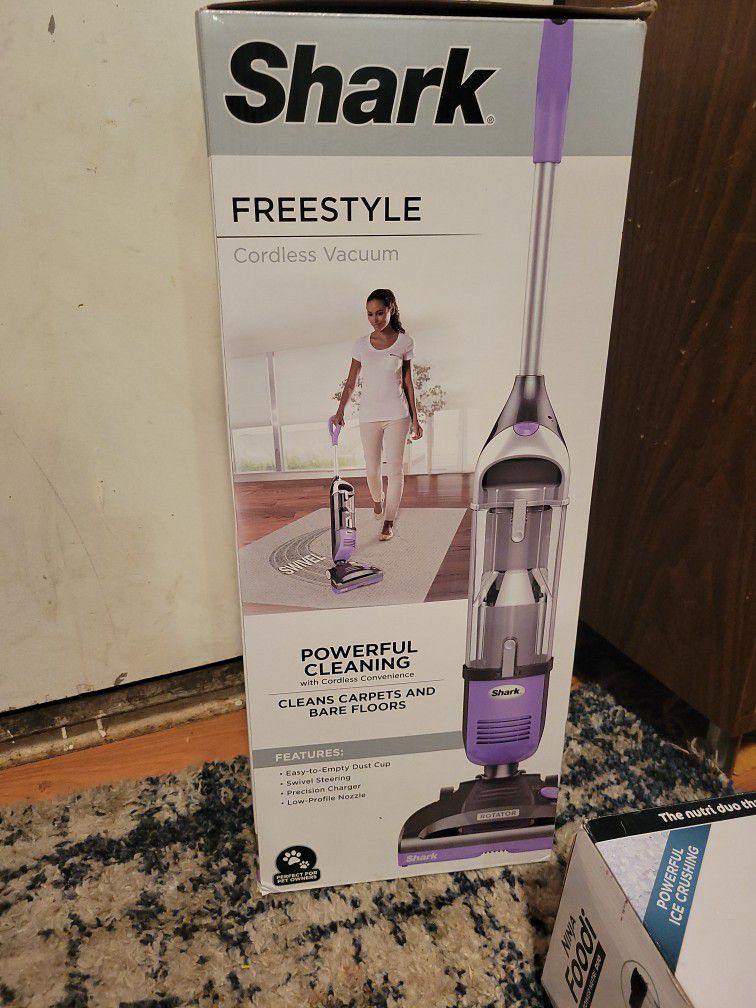 NWT SHARK Freestyle Cordless Vacuum