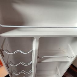 Whirlpool 4.3 cu ft Mini Refrigerator Stainless Steel.