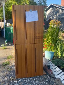 Free Dresser *Pending