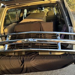 Chevy Tahoe  New Grille 1996