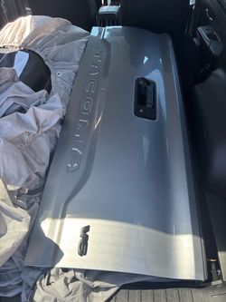 Tacoma tailgate