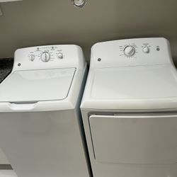 GE Washer & Dryer Set - Dryer on Gas