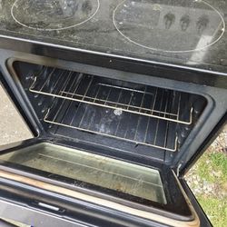 Glass Top Stove. 