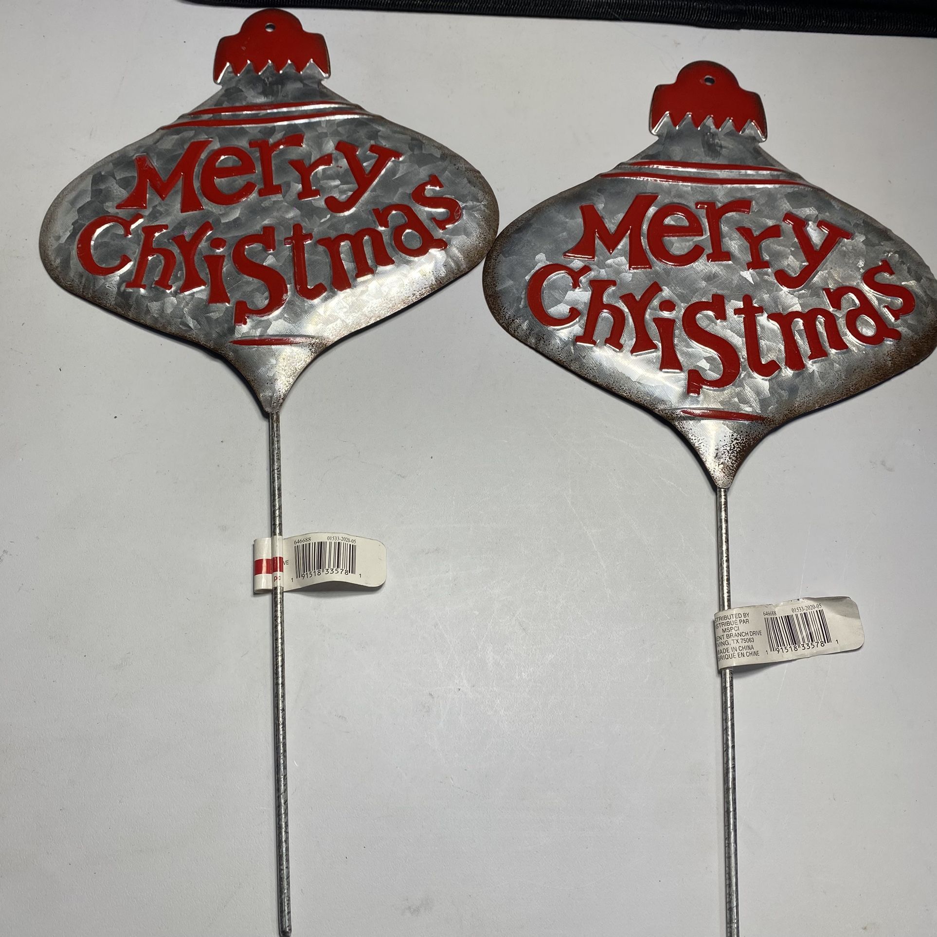 New Merry Christmas Metal Yard Picks. Lot Of 2