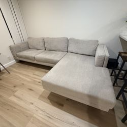 Modern Light Gray Sectional Couch – Great Condition