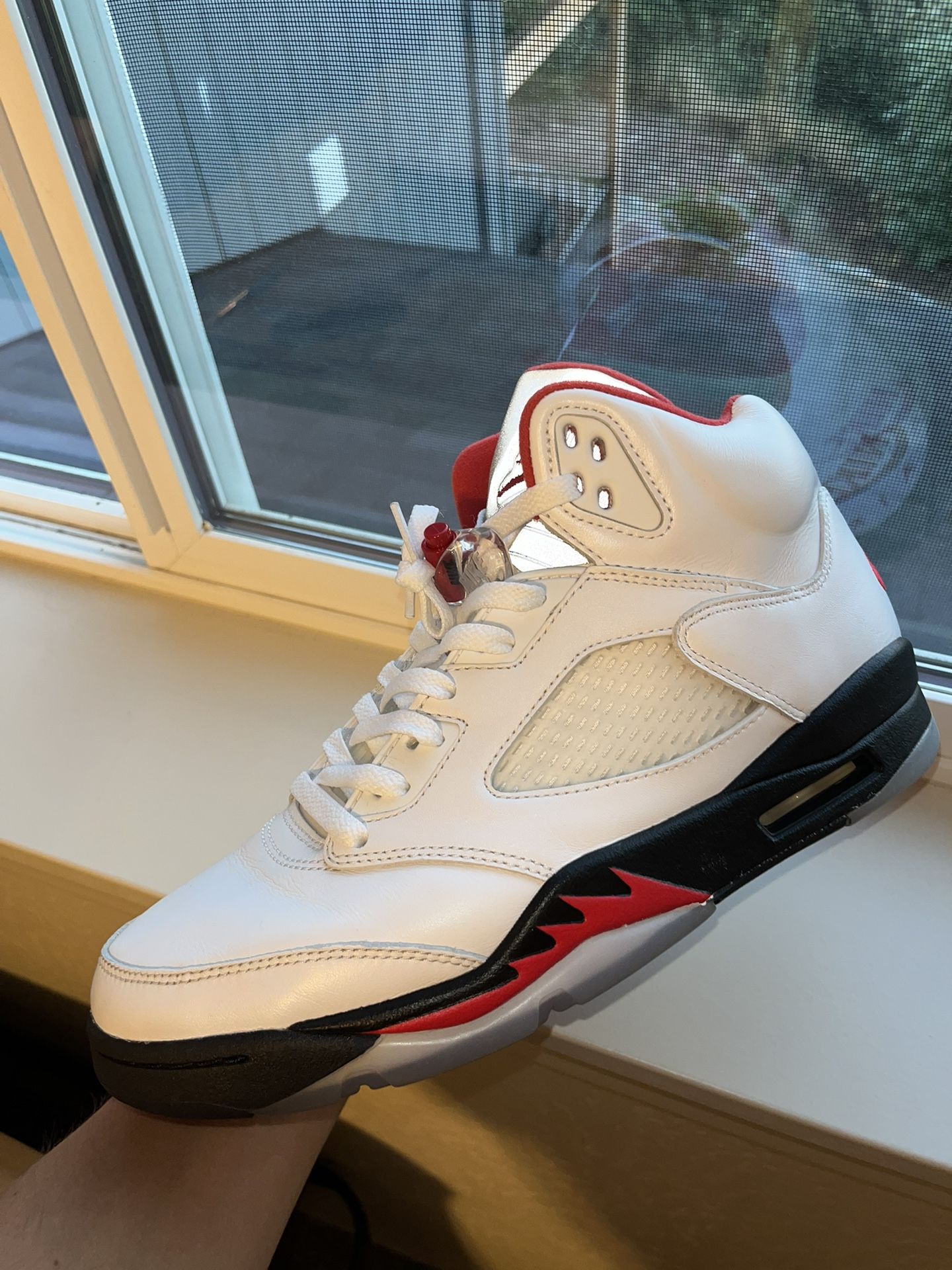 Jordan 5 “Fire Red” Size 8.5 Men’s Comes With Box