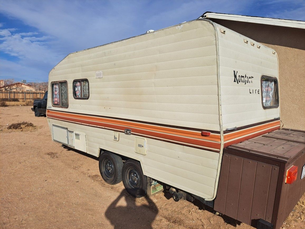 16’ Travel Trailer
