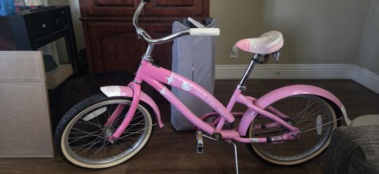 Nirve limited edition Hello Kitty Classic Cruiser