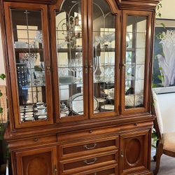 Lexington Furniture Solid Wood Hutch - Great condition!
