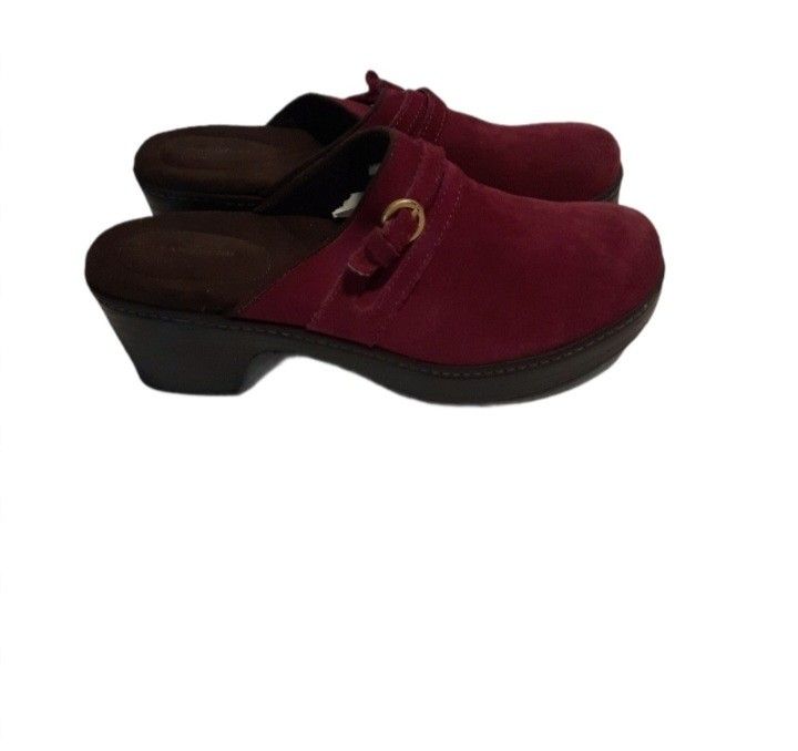 Lands End Size 7 Purole Fuscia Heeled Clogs Nurse Shoes Suede Work Shoes Office. Condition is "Pre-owned". (0007)