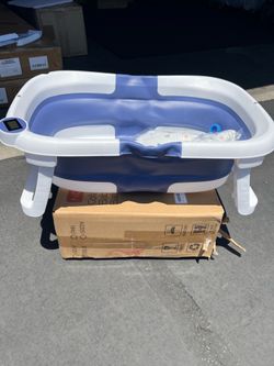 Brand-new baby bathtubs in factory-sealed boxes for only $20.