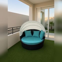 Outdoor Wicker Canopy Daybed – Round Patio / Pool Lounge – Las Vegas, NV