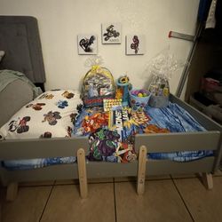 Toddler Bed w/ Mattress 