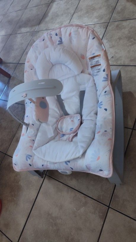Ingenuity Vibrating Baby Bouncer Seat