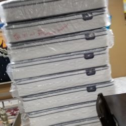 Queen SERTA SETS INCLUDES FREE BOXSPRING