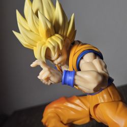 Shfiguarts Super Saiyan Goku