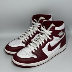 Air Jordan 1 High OG “Team Red” – Size 10.5