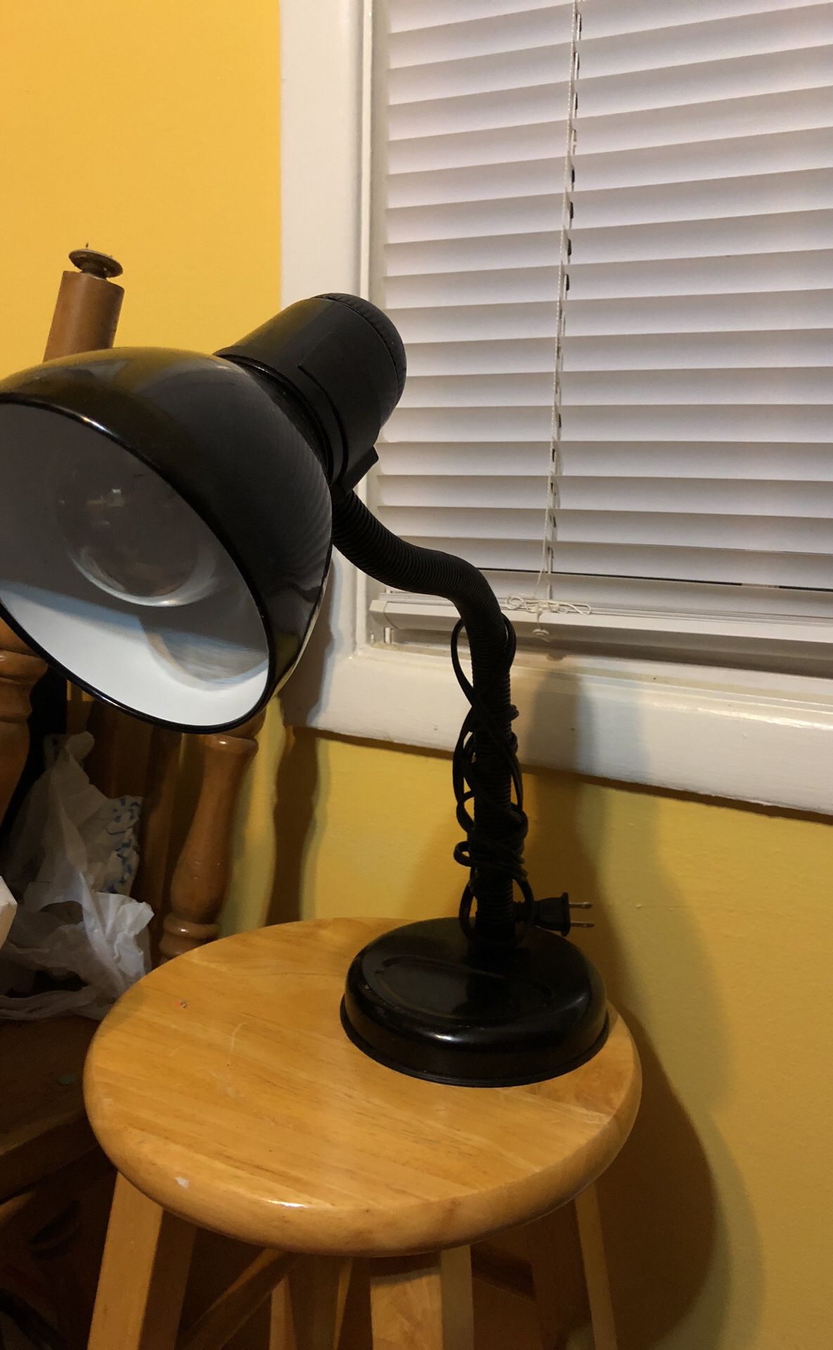 Black bendable desk lamp