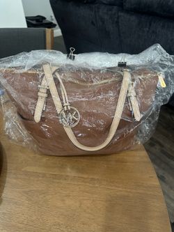 Michael Kors  jet set pebbled leather top zip tote