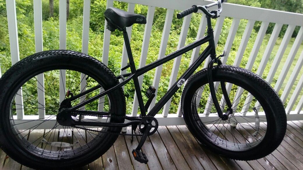 Mongoose beast men's best sale fat tire bike